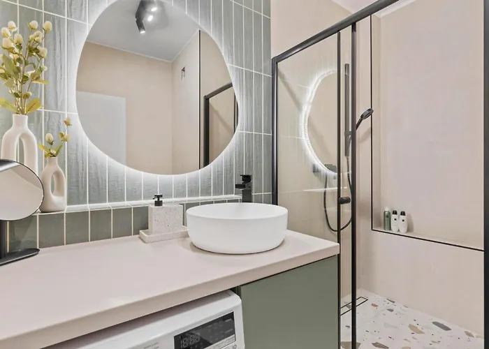 Charming Design Old Town Apartment *