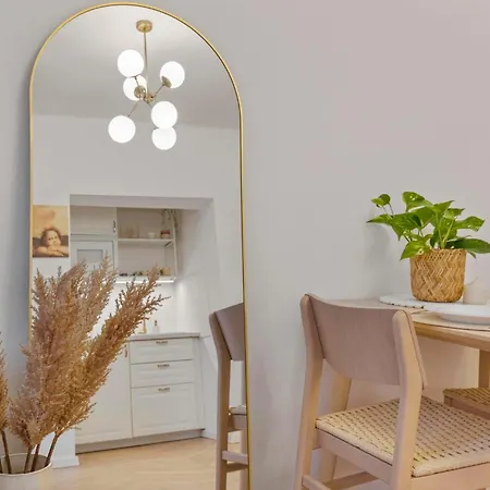 Charming Design Old Town Apartment